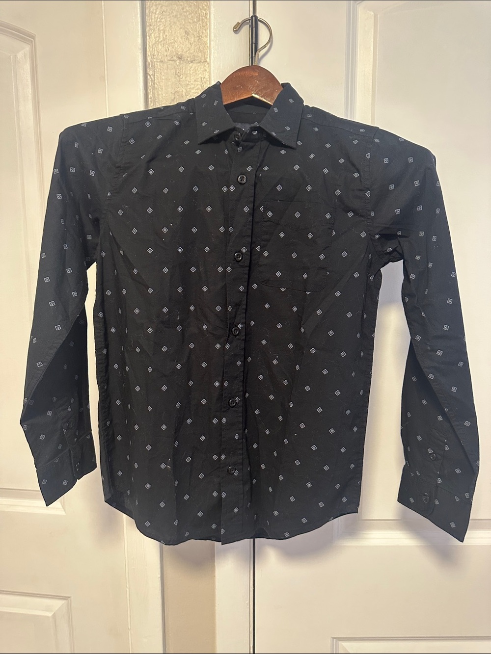 The Children's Place Black Button-Down Shirt with Small Diamond Print